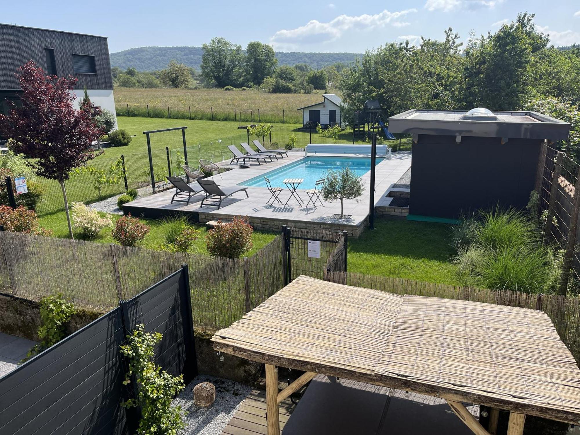 Appart-Hotel N 3 Avec Terrasse, Piscine, Petit-Dejeuner Et Parking Prive Chouzelot Exterior foto